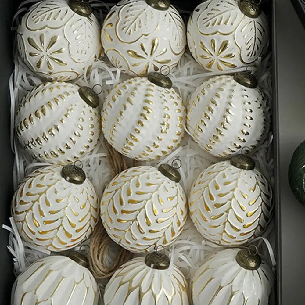 Retro and elegant Christmas ornaments | Christimas Flare